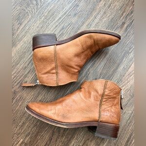 Leather booties ankle boots Dolce Vita 8